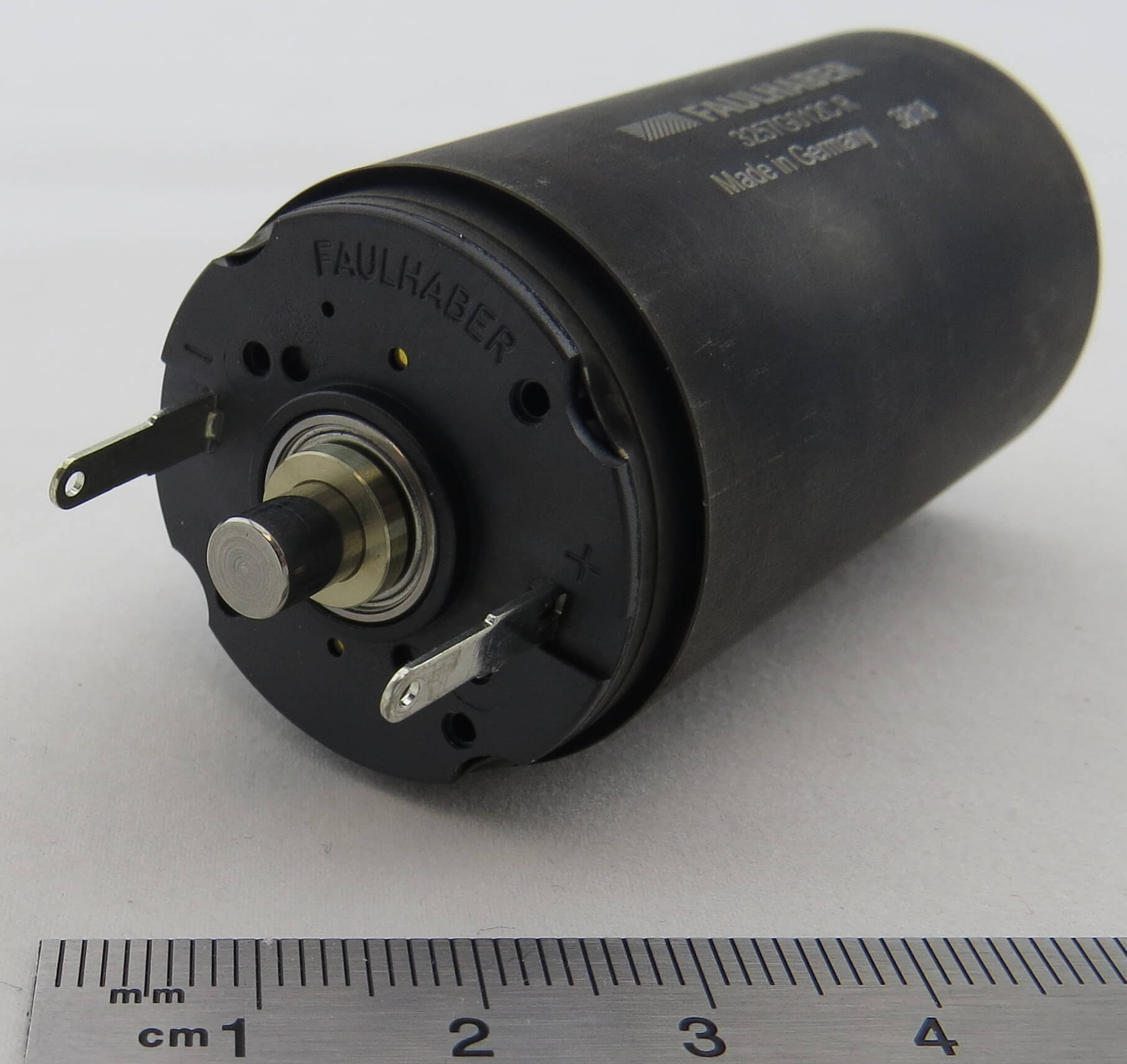 1x DC-Kleinmotor 12V 3257G012CR von Faulhaber. Nennspannun