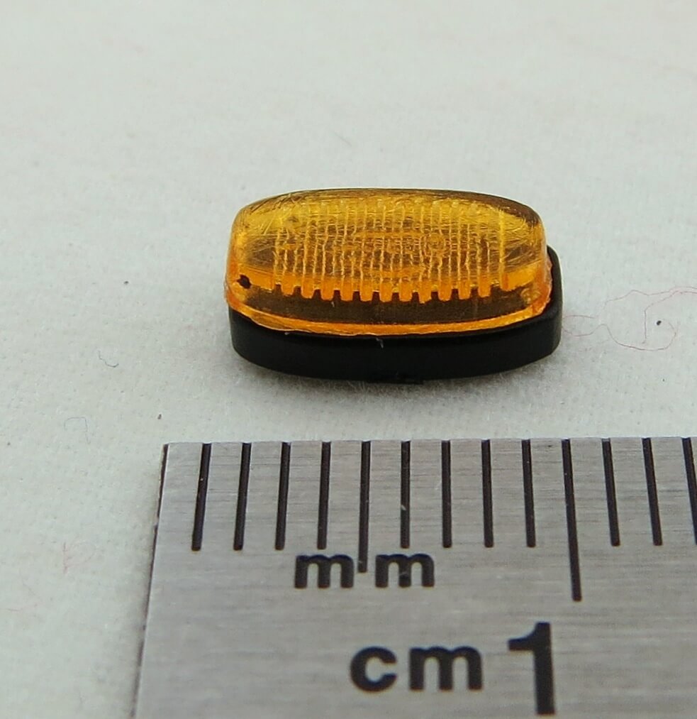 Kontur-Leuchte, orange, Hella, M 1/14. 8,5 x 4mm            