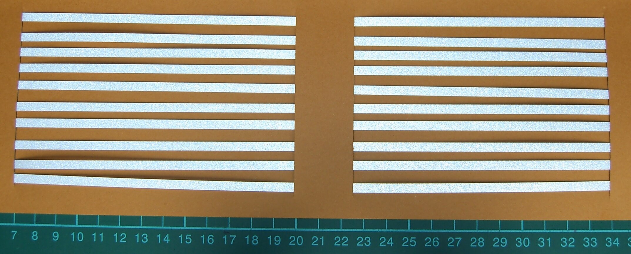 Warnstreifenset 4mm Streifenbreite, weiss-reflex, ca. 280mm Warnstreifenset 4mm Streifenbreite, weiss-reflex, ca. 280mm