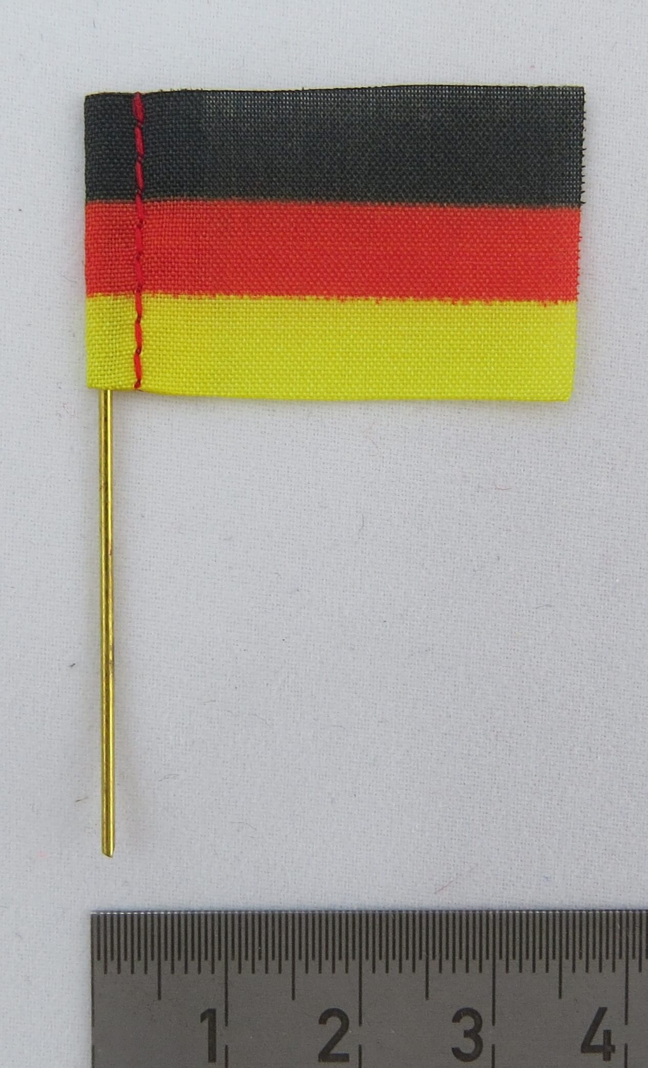 Landesflagge DEUTSCHLAND, aus Stoff,  mit Flaggenstock 1x Landesflagge DEUTSCHLAND, aus Stoff,  mit Flaggenstock