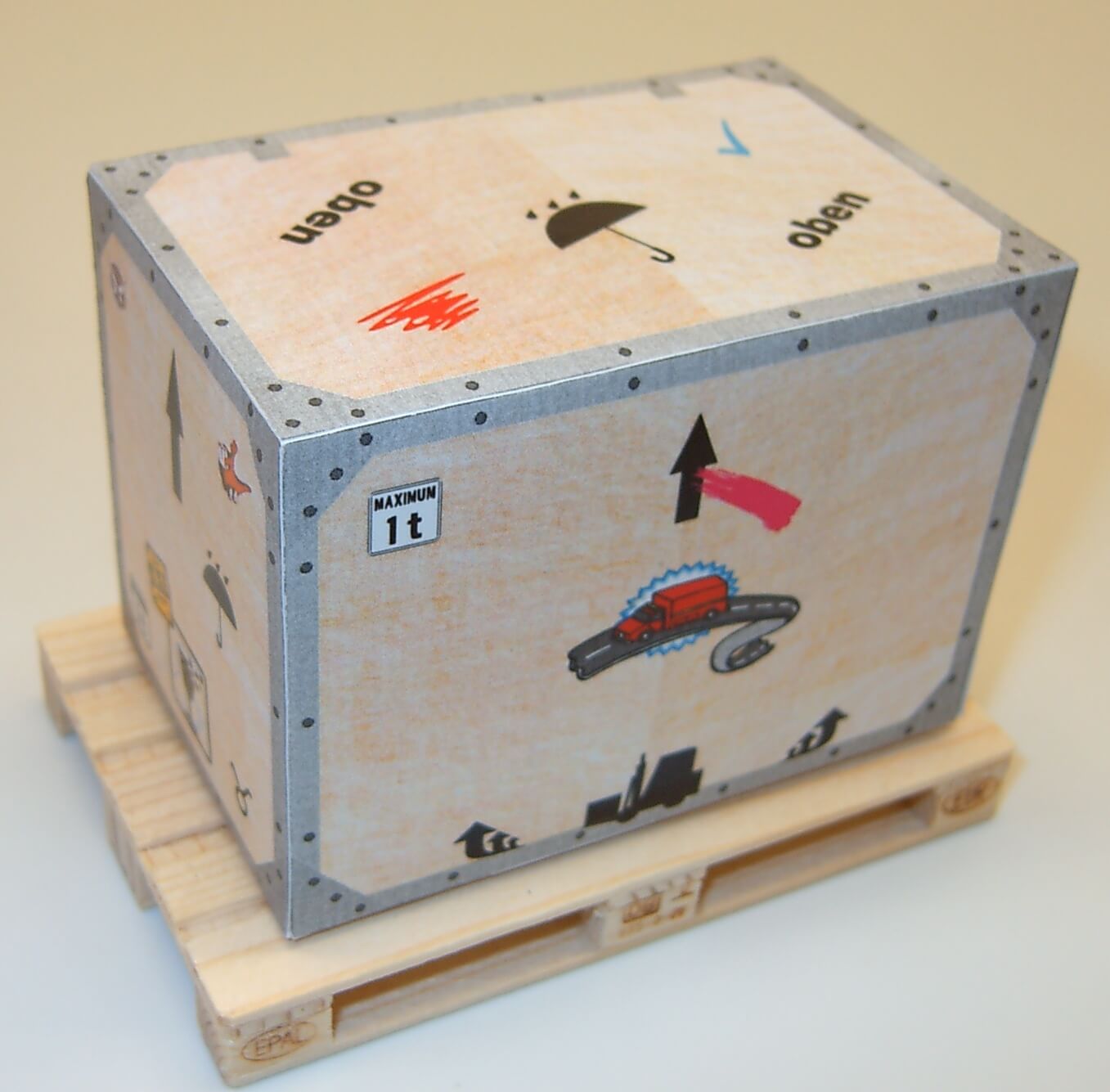 Ausschneide-Bogen (A4) mit 1 Übersee- Kiste ca. 70x45x50mm