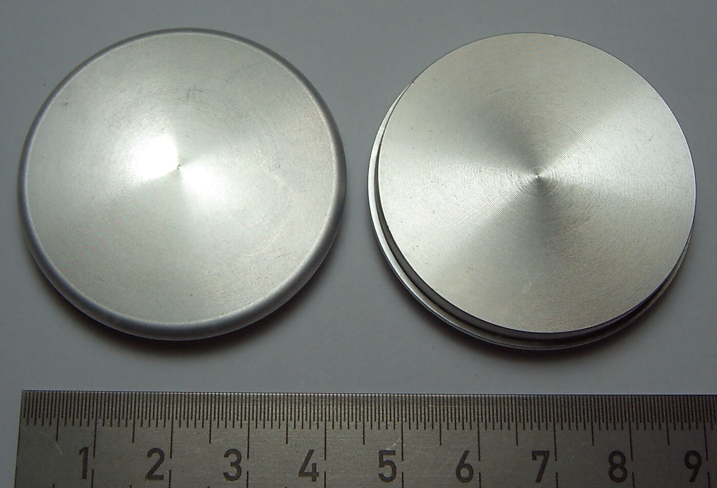 1 Paar Tankdeckel (Endkappen), Alu. Vollmaterial. 45mm      