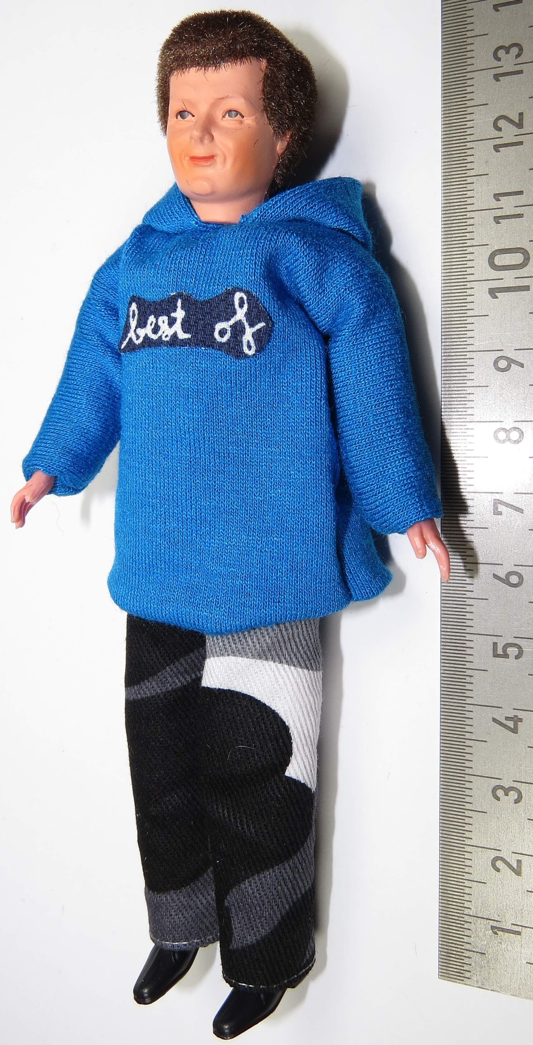 1 Biegepuppe MANN, ca. 14cm hoch mit blauem Kapuzenpulli    