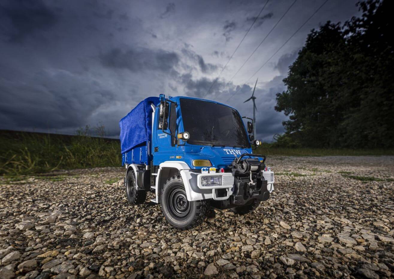 RC Mercedes Benz Unimog U300 THW, blau. Unimog mit 2,4GHz
