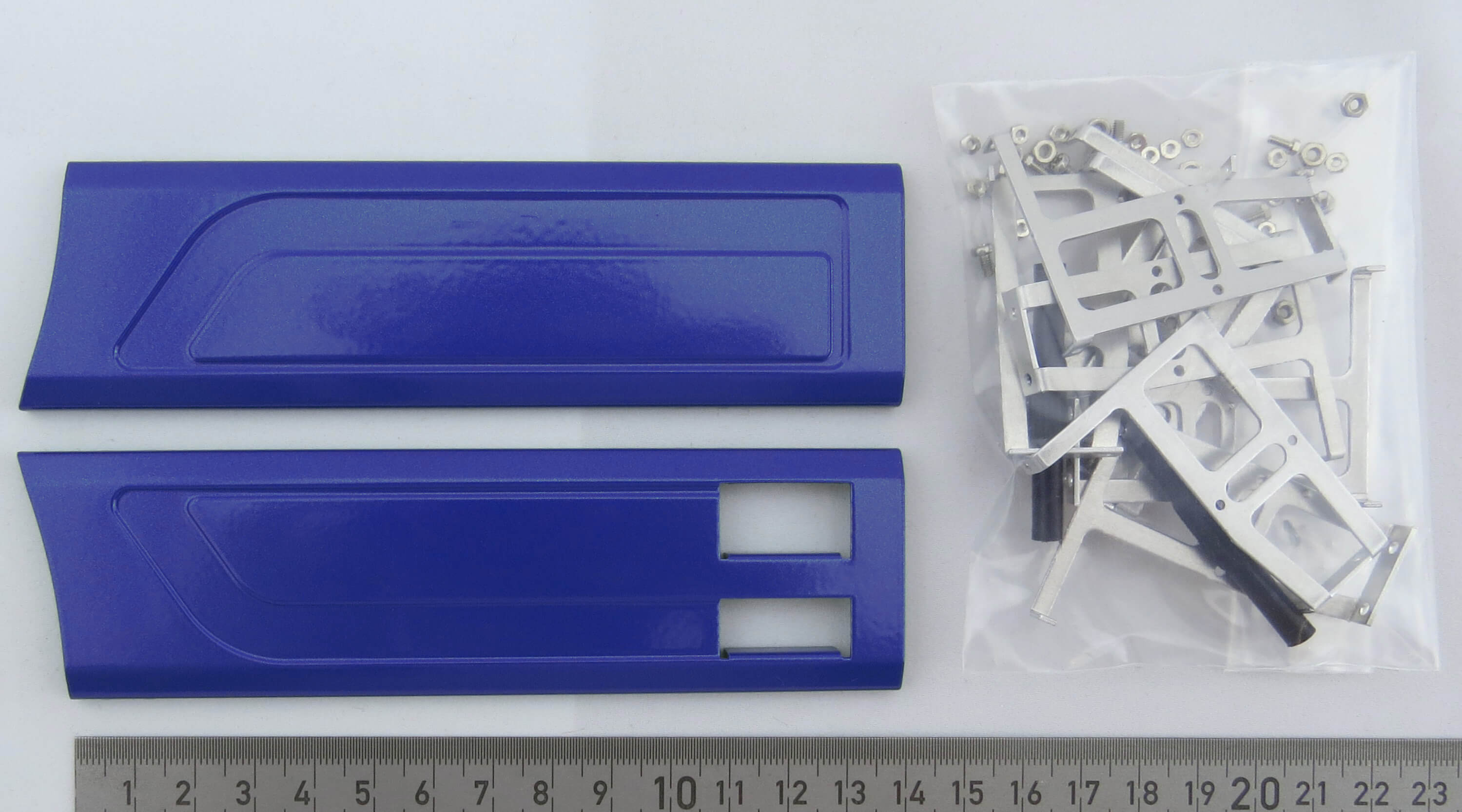 ACTROS Seitenverkleidung blau, für FG 73 4. (478) ACTROS Seitenverkleidung blau, für FG 73 4. (478)