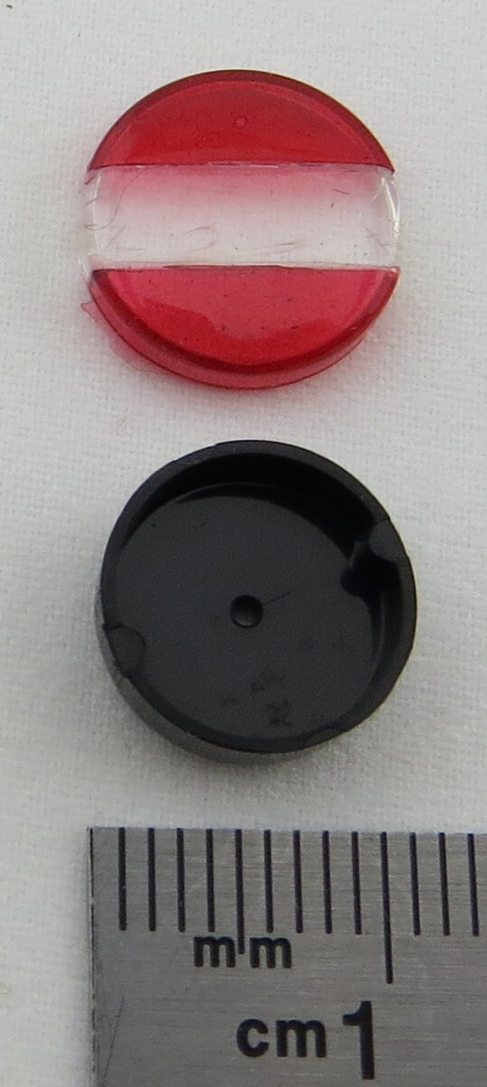 Rückleuchten-Gehäuse mit Lichtscheibe rot/klar/rot. 12mm