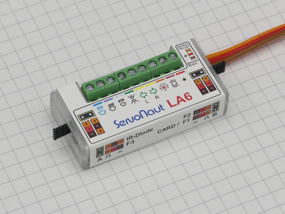Lichtanlage LA6 von Servonaut mit 6 Schaltausgängen und IR  