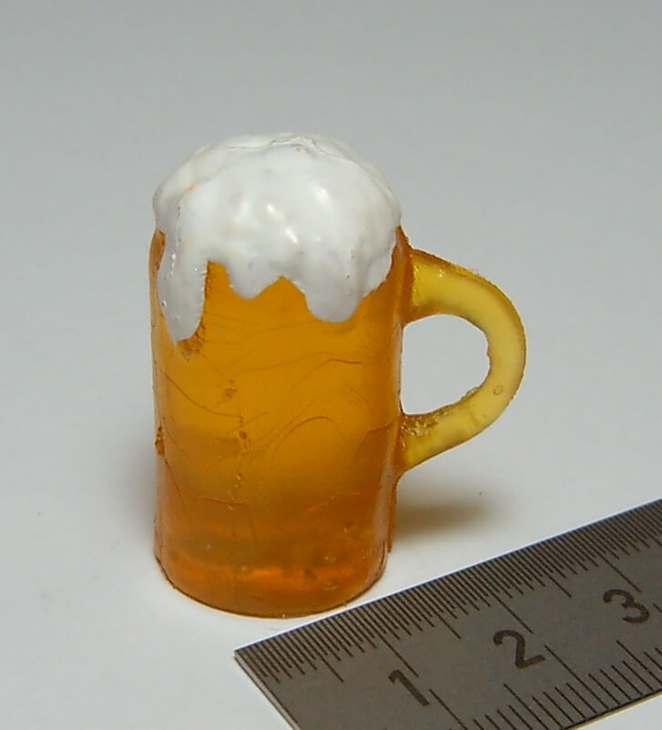 Bierglas 1,8cm x 3,5cm hoch, klar. Bierglas mit 1 Bierglas 1,8cm x 3,5cm hoch, klar. Bierglas mit