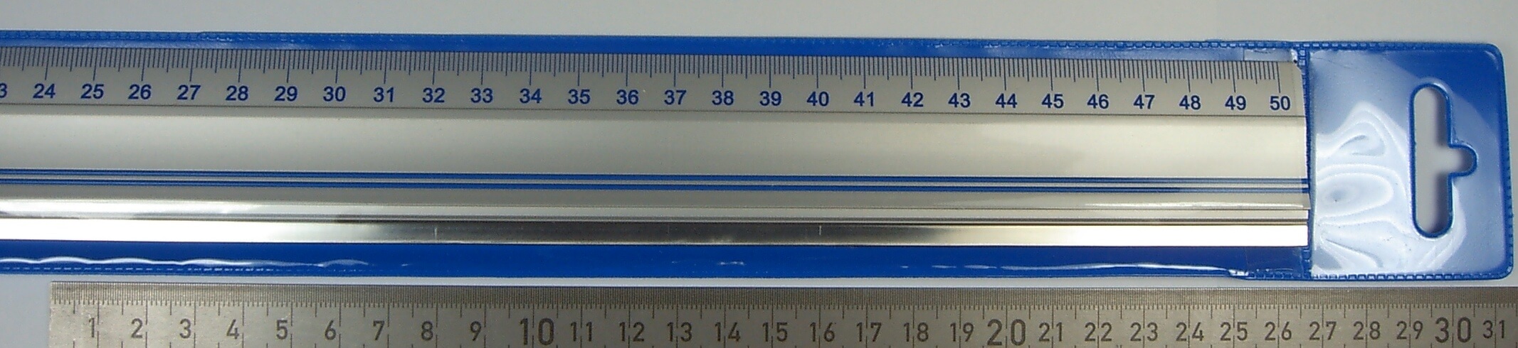 Schneidelineal, Alu mit Stahlkante. 500mm. Mit 1 Schneidelineal, Alu mit Stahlkante. 500mm. Mit