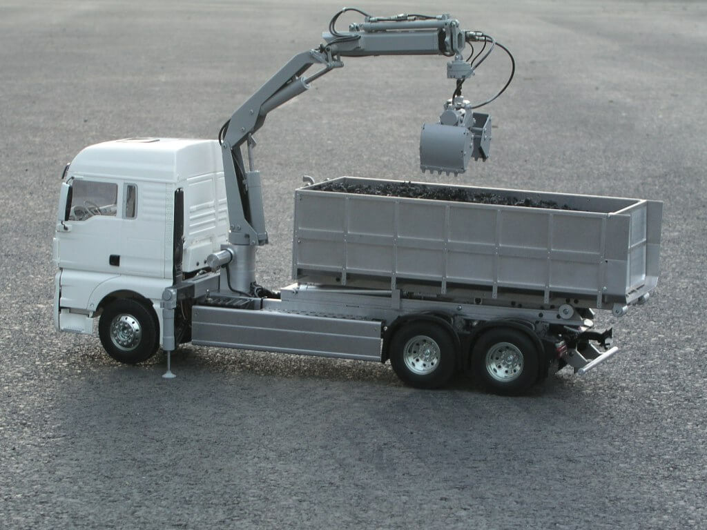 1 Rahmen-Set zum Bau von TAMIYA- Fahrzeugen mit             