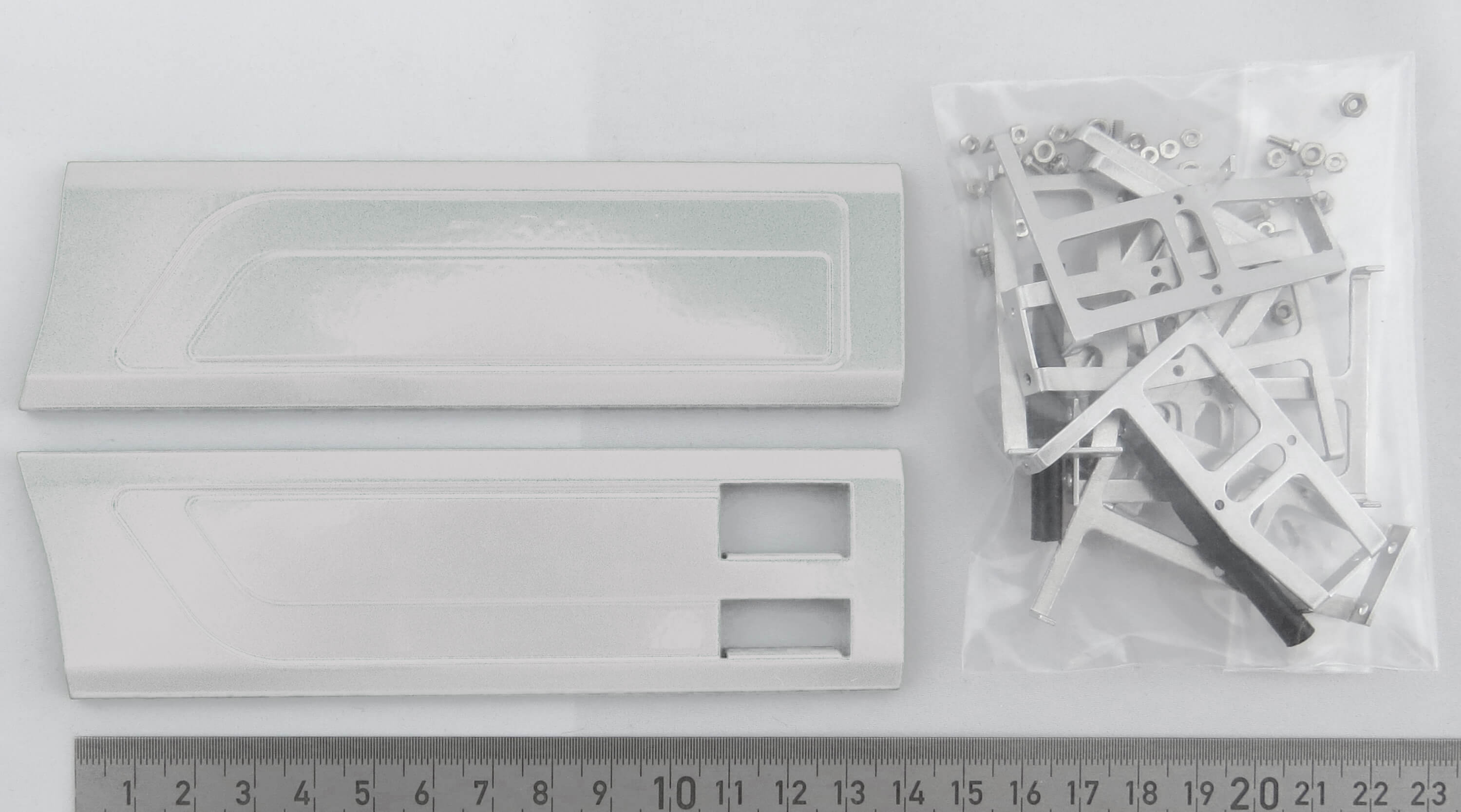 ACTROS Seitenverkleidung weiß, für FG 73 4. (477) ACTROS Seitenverkleidung weiß, für FG 73 4. (477)