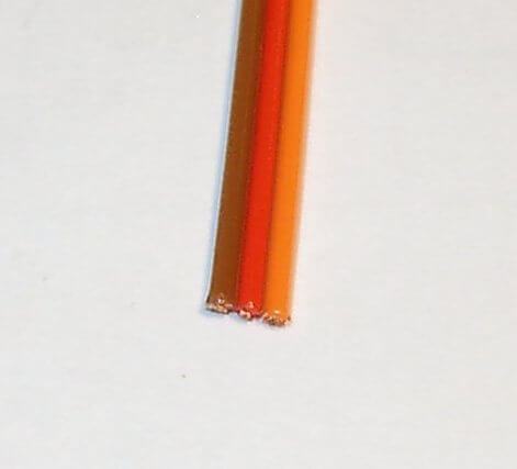 PVC-Litze, 3-adrig, 0,14 qmm, superweich JR/Graupner 1x Ladekabel Bananen-Stecker/Futaba- Sender, ca. 50cm