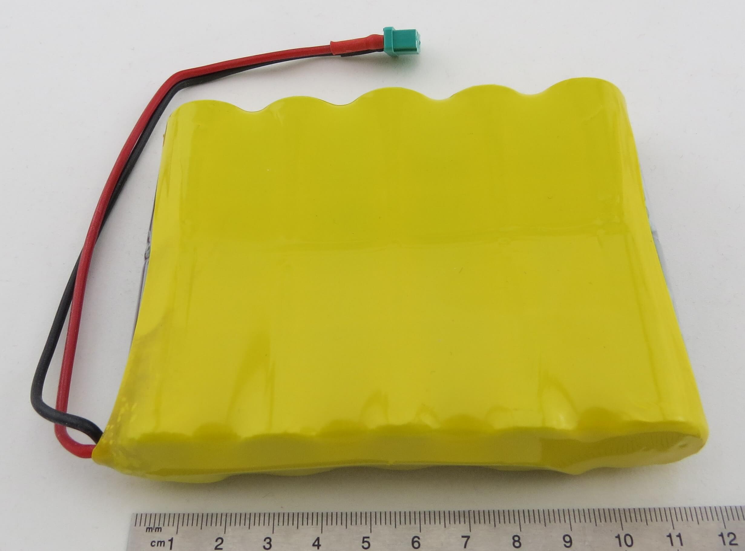 Akku-Pack mit 10x SUB-C-Zellen, NiMH, 12V 4300mAh, MPX-Bu 1x Akku-Pack mit 10x SUB-C-Zellen, NiMH, 12V 4300mAh, MPX-Bu
