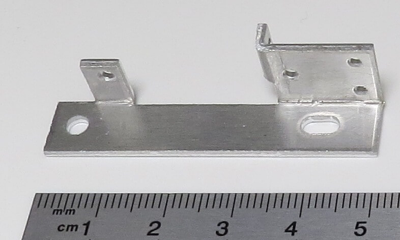 1x Servohalteblech für 2 Miniservos. (Servowinkel).