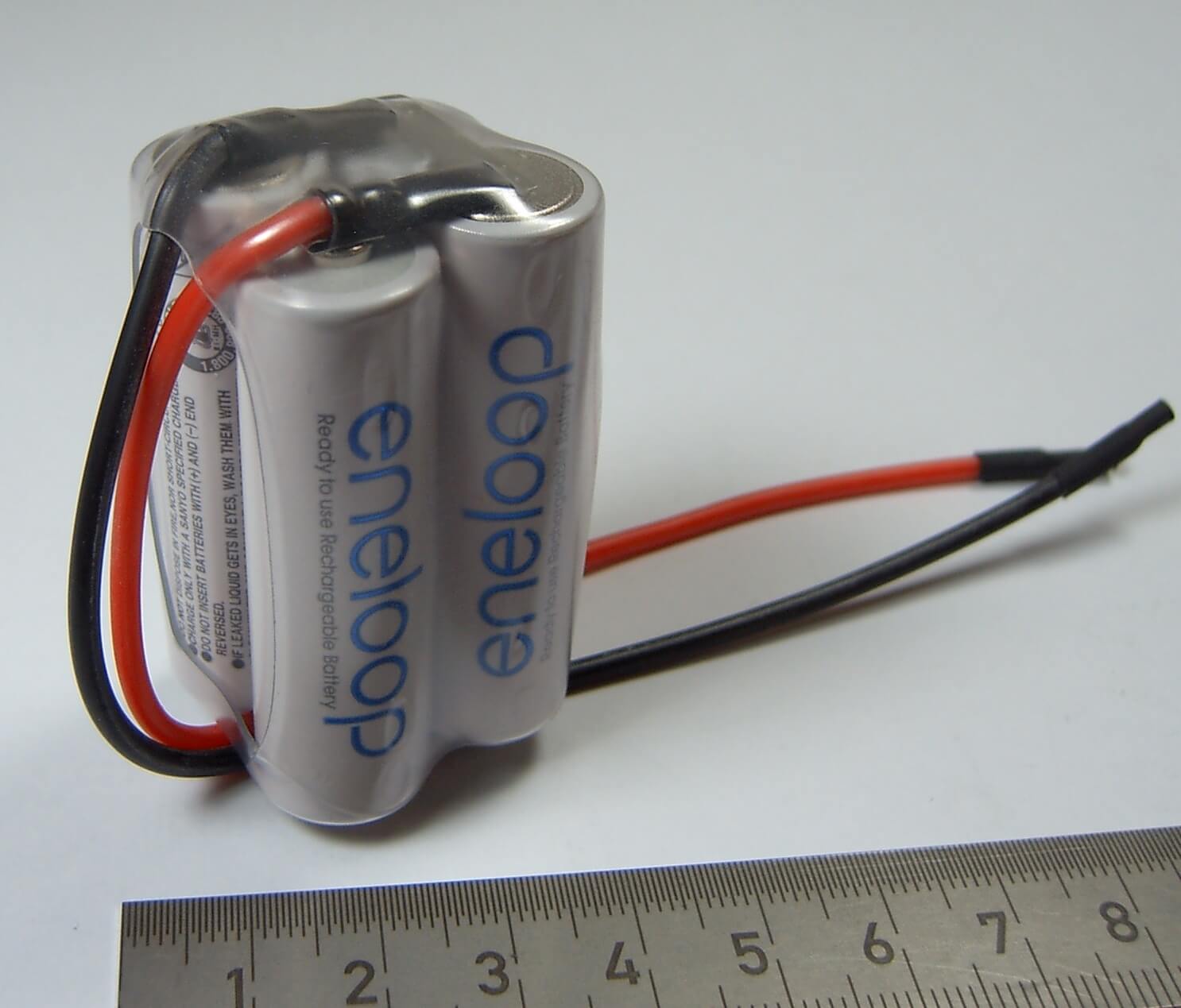 Akku-Pack mit 4x Sanyo ENELOOP, 4,8V   4 Zellen, 2000mAh 1 Akku-Pack mit 4x Sanyo ENELOOP, 4,8V   4 Zellen, 2000mAh