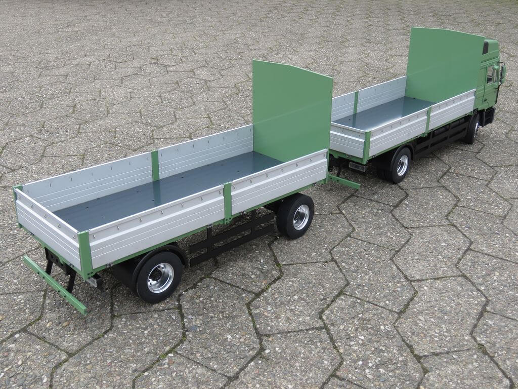 1:14 MAN F2000 2-Achs-Gliederzugmasch. mit Pritsche 1:14 MAN F2000 2-Achs-Gliederzugmasch. mit Pritsche
