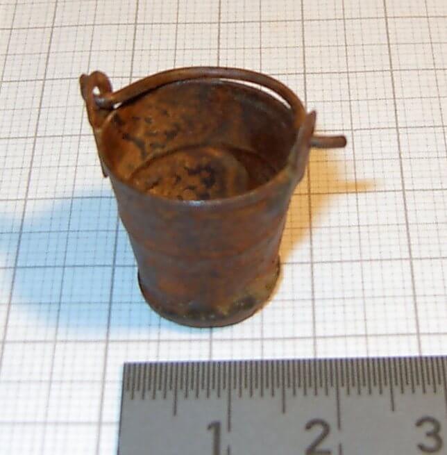 Blecheimer, rustikal, rostig ca. 2cm  Durchmesser 1x Blecheimer, rustikal, rostig ca. 2cm  Durchmesser