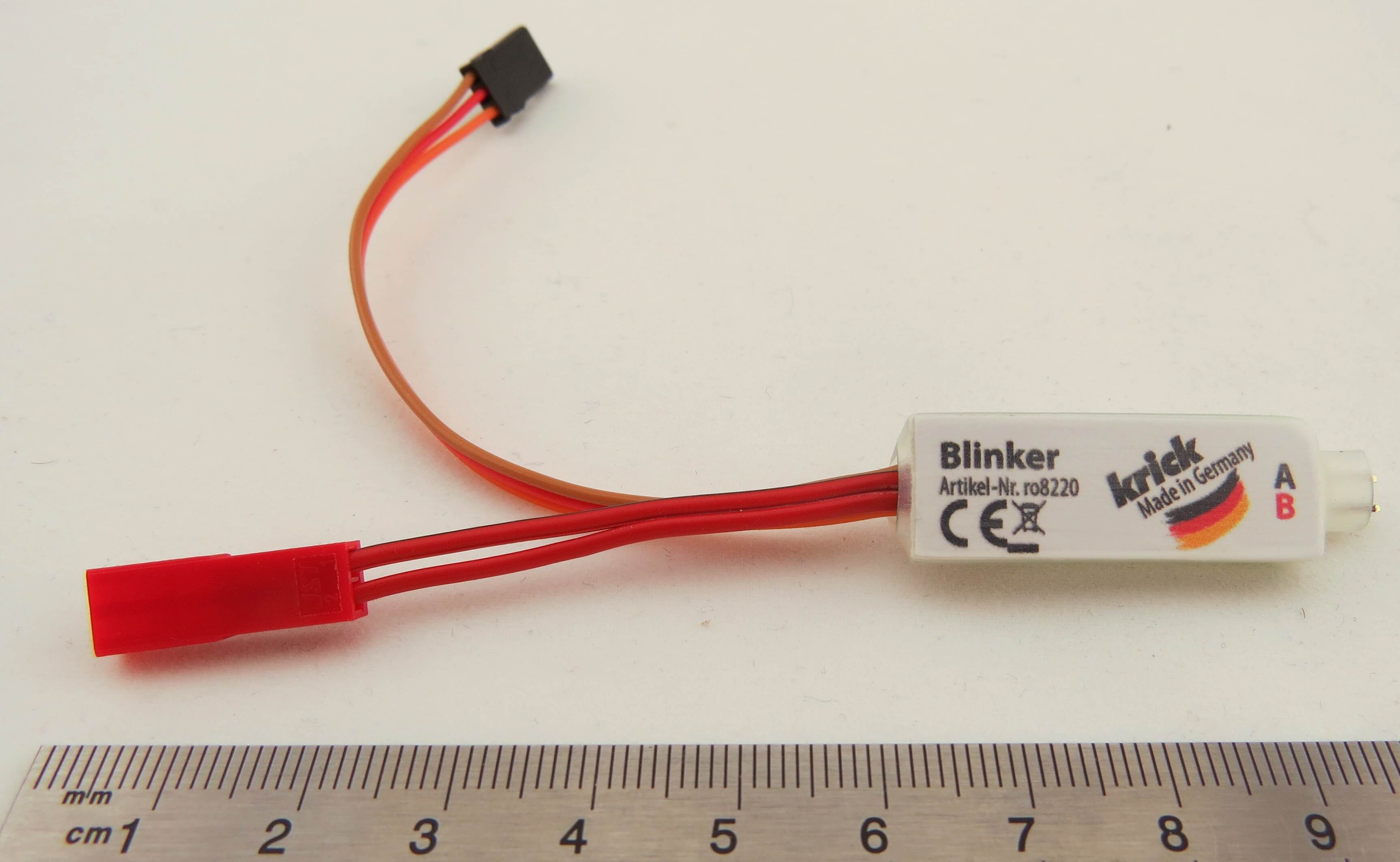 Blinkmodul. Eignet sich zum Anschluß von LEDs, Lampen, usw