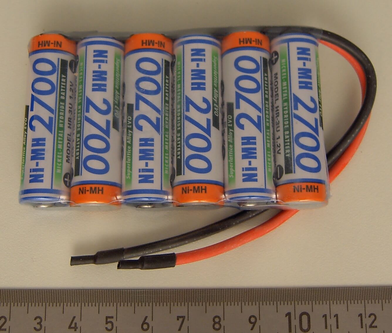 Akku-Pack mit 6x Sanyo HR-3U, 7,2V 6 Zellen, 2700mAh 1x Akku-Pack mit 6x Sanyo HR-3U, 7,2V 6 Zellen, 2700mAh