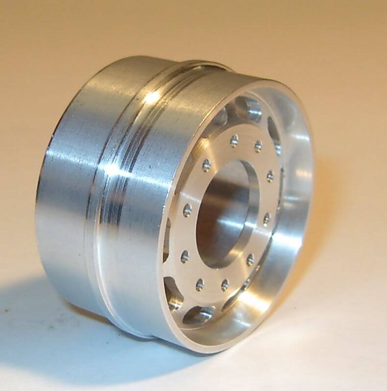 Alu-Vorderachsfelge für Breitreifen mit  Langloch (227562)