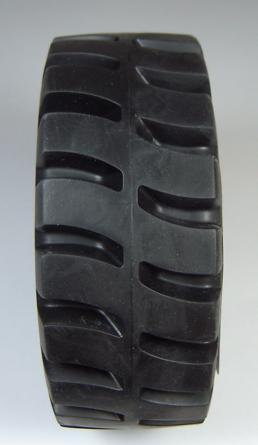 1 Reifen für Wedico CAT 966G. Goodyear