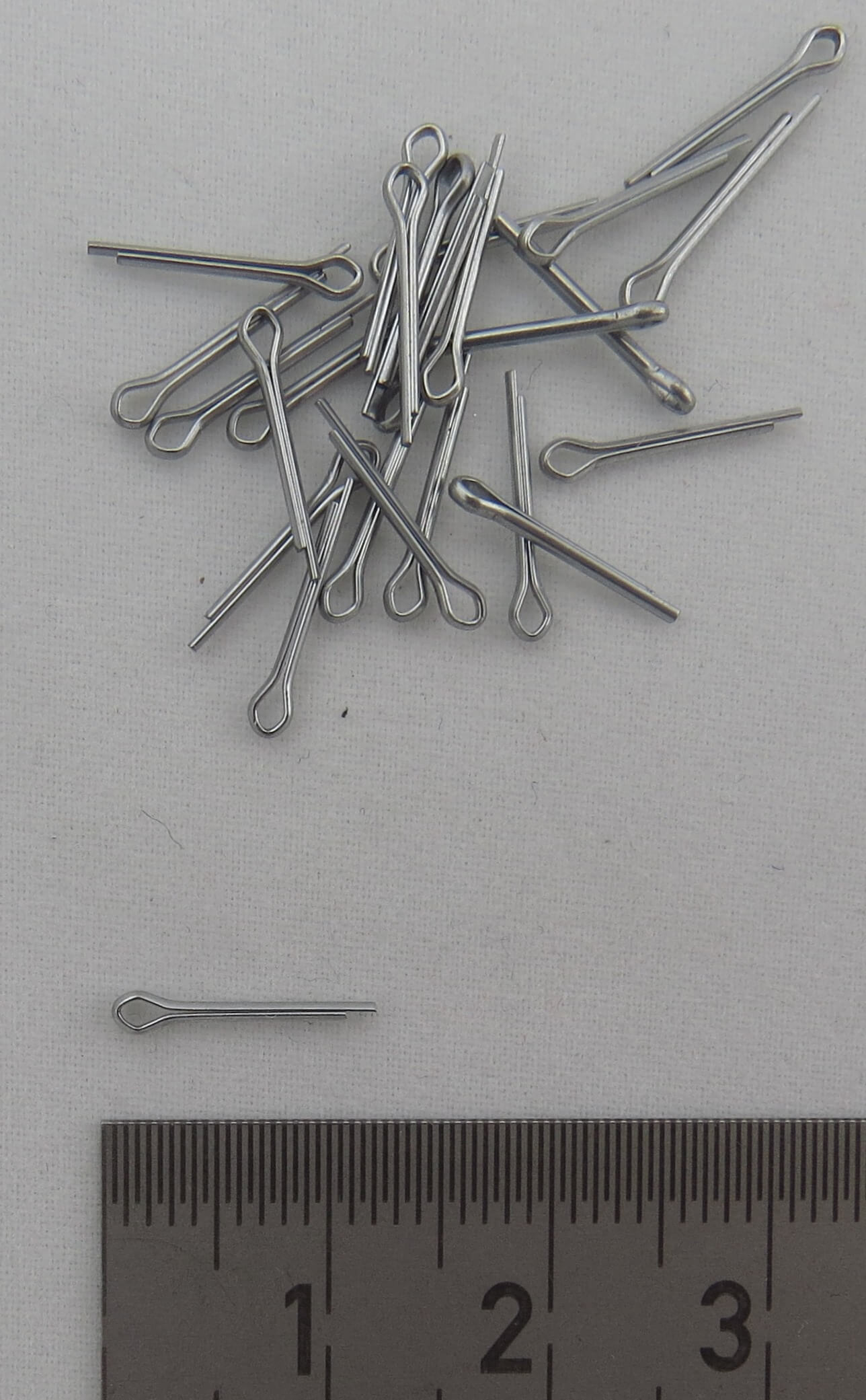 25 Splinte DIN94, verzinkt. 1x8mm