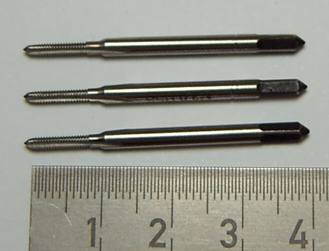 Hand-Gewindebohrer HSS M2,0 DIN352, 3er Satz (Vor-, Hand-Gewindebohrer HSS M2,0 DIN352, 3er Satz (Vor-,