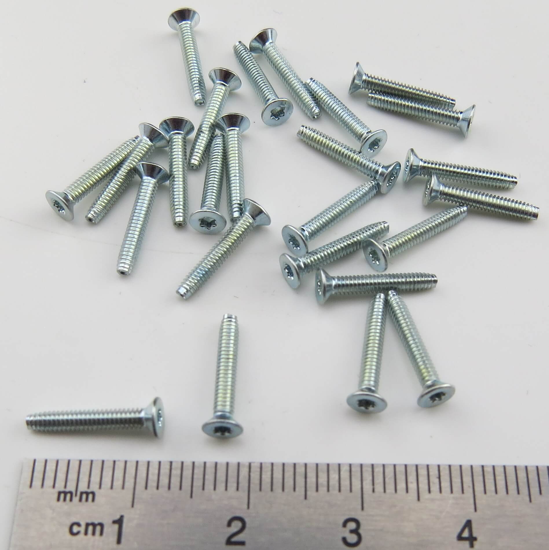 Countersunk head screws with TORX hexagon DIN 7991, steel M2x12
