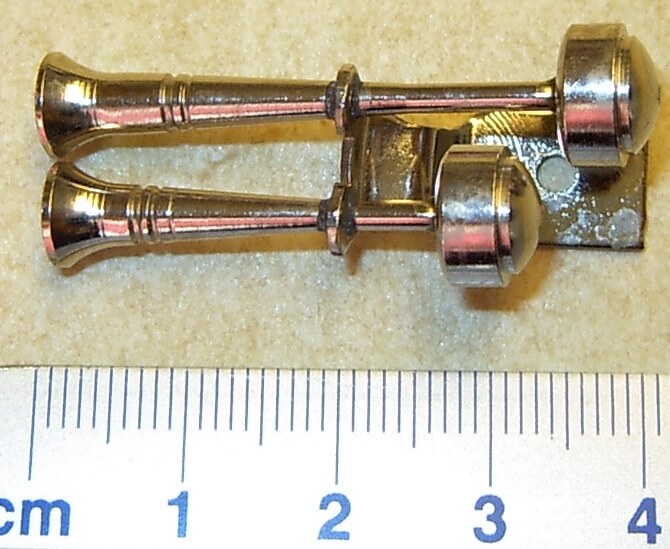 Doppelfanfare 40mm lang, vernickelt 1 Stück Doppelfanfare 40mm lang, vernickelt 1 Stück