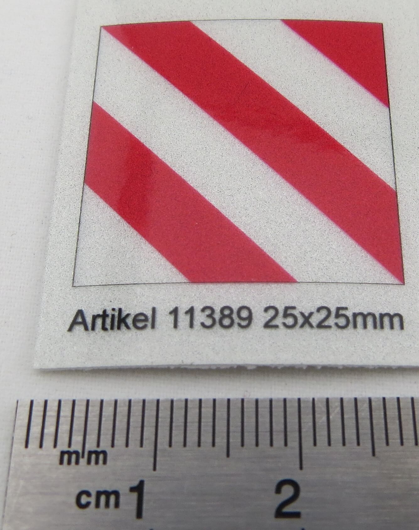 Stück Warntafel ÜBERBREITE, reflex.    Spitze Ecken, ca. 2 1 Stück Warntafel ÜBERBREITE, reflex.    Spitze Ecken, ca. 2