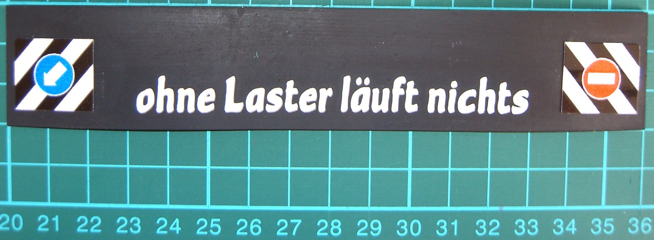 1 Schmutzfänger Nr.0 ca. 160x30x1mm mit  geplottetem Text   