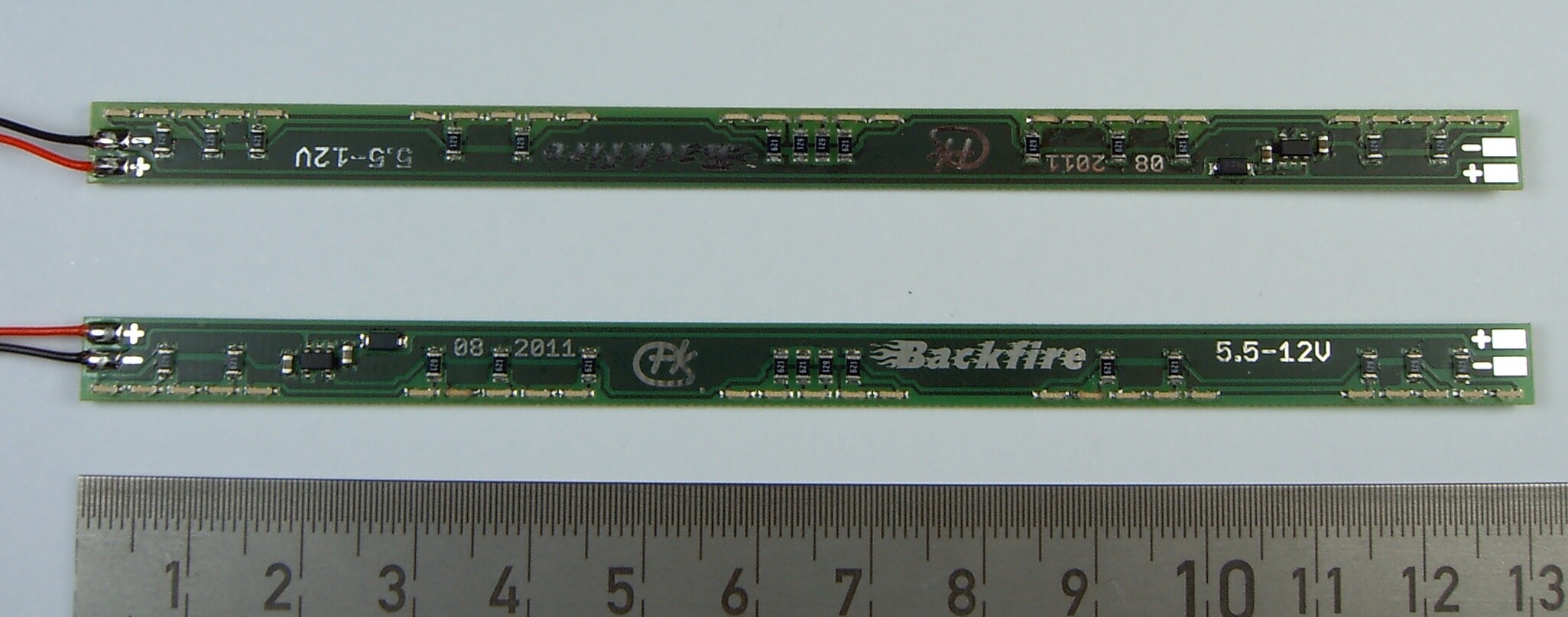 Paar Backfire Lichtleisten, rote LEDs. z.B.zur Anbringung 4-fach-Verteiler (Kingbus-System) mit 15cm Kabeln