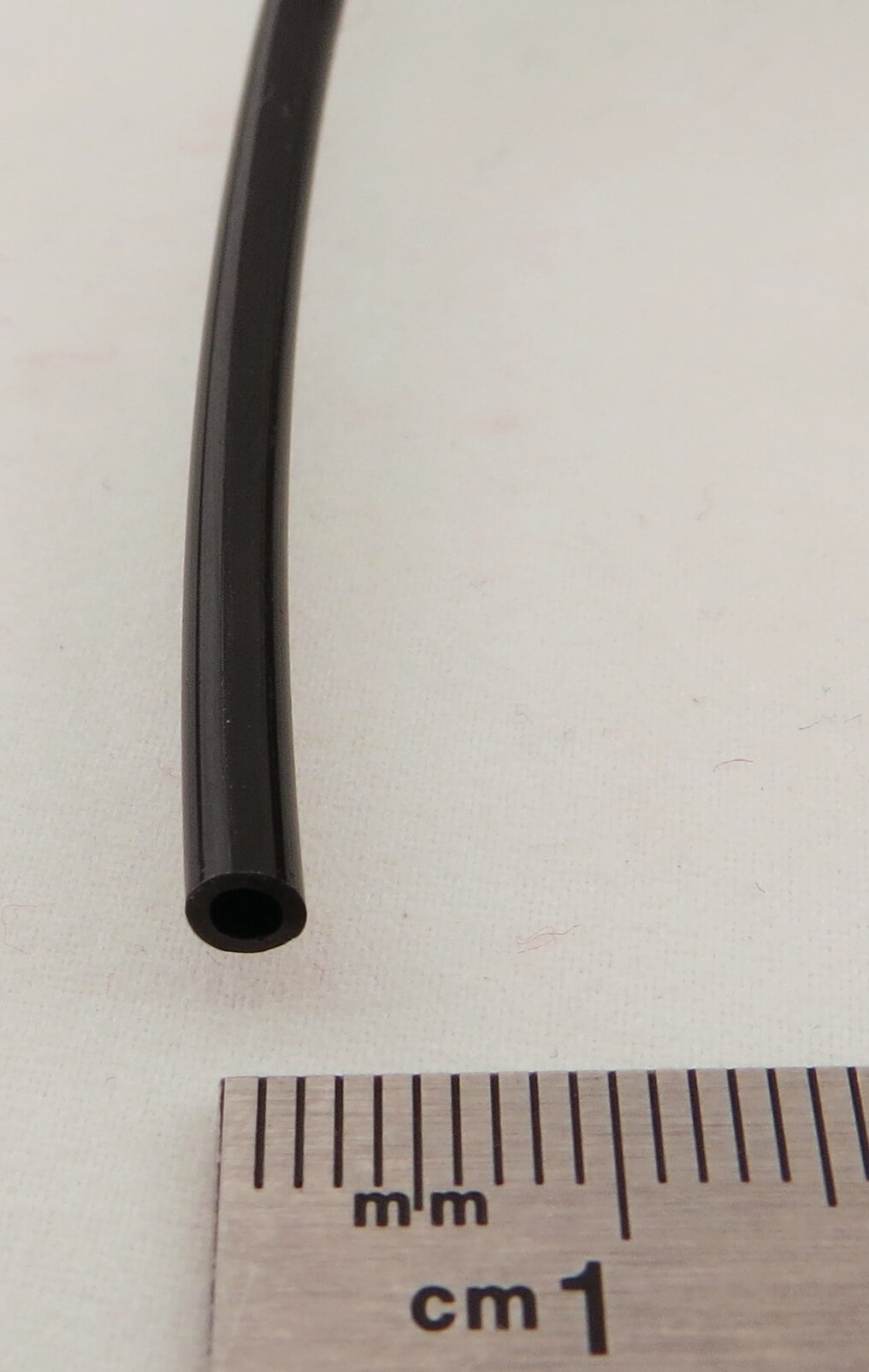 1m Hydraulik-Schlauch 3x2mm, schwarz. Passend zu den 1m Hydraulik-Schlauch 3x2mm, schwarz. Passend zu den
