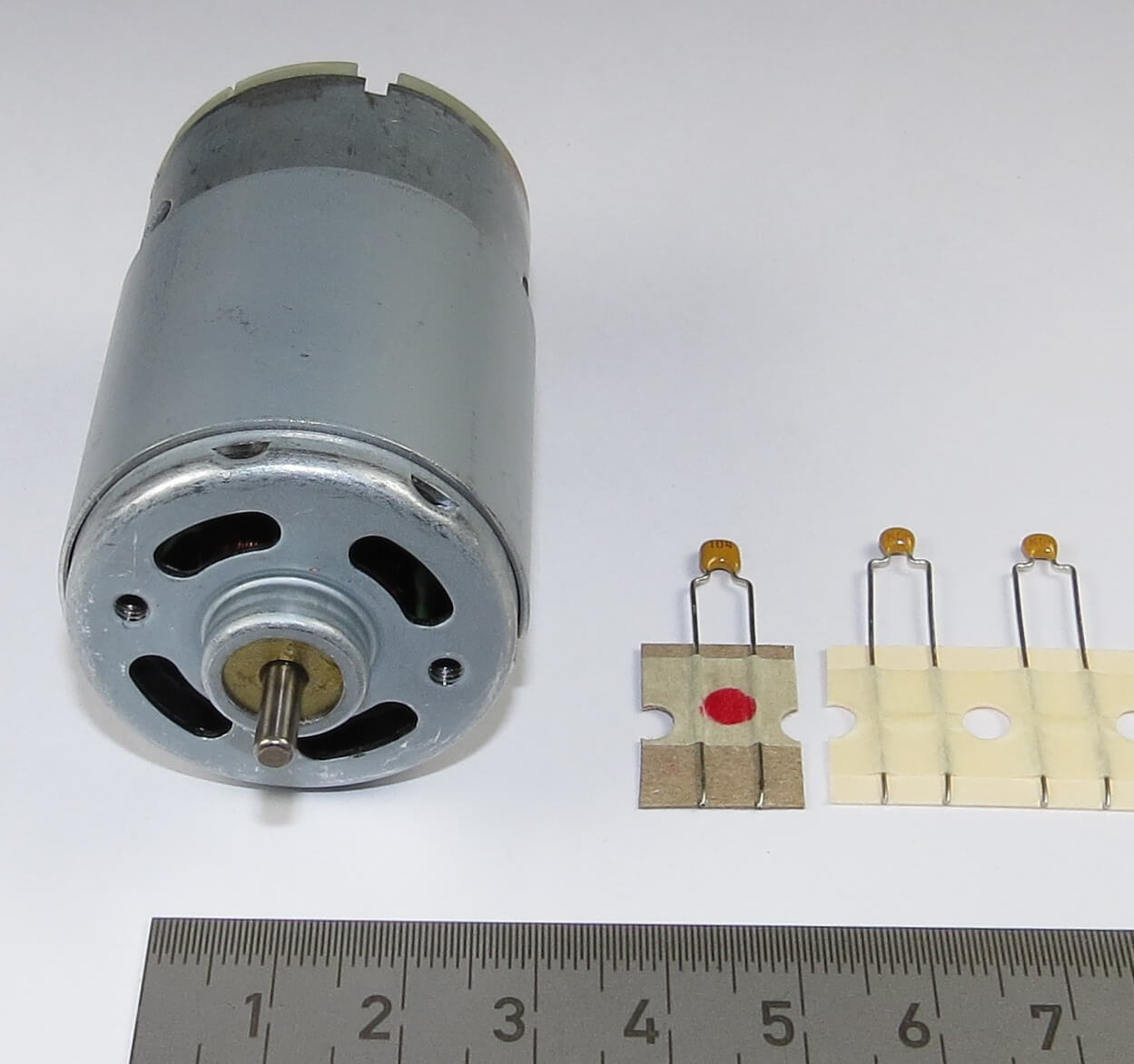 1 Ersatzmotor für Leimbach-Pumpe H102.   Für 7,2-12V        