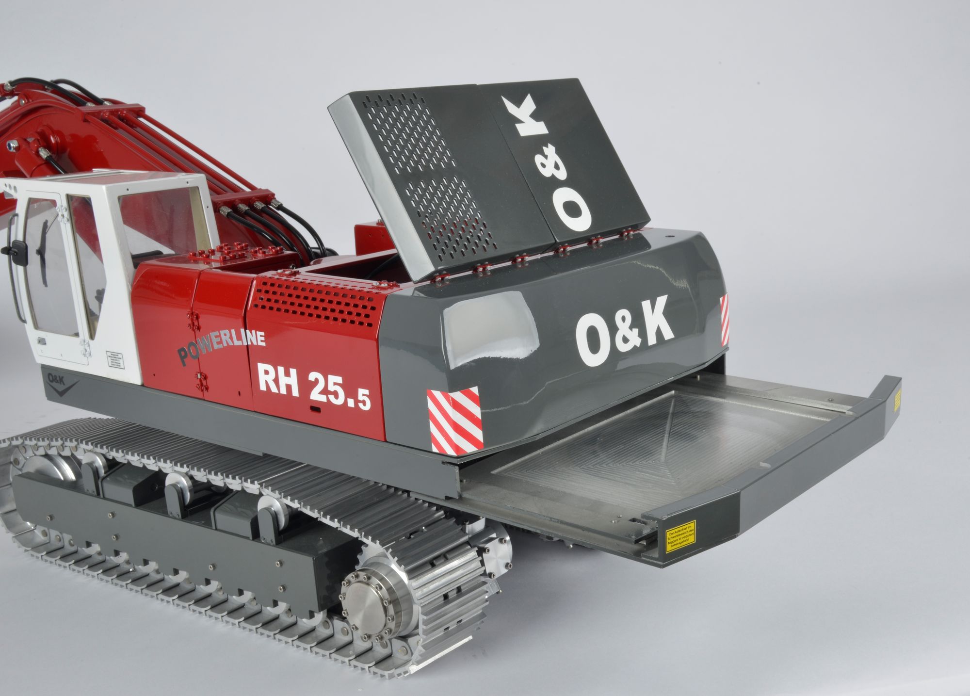 1:14,5 O&K RH25.5 Hydraulikbagger unlackiert, aufgebaut