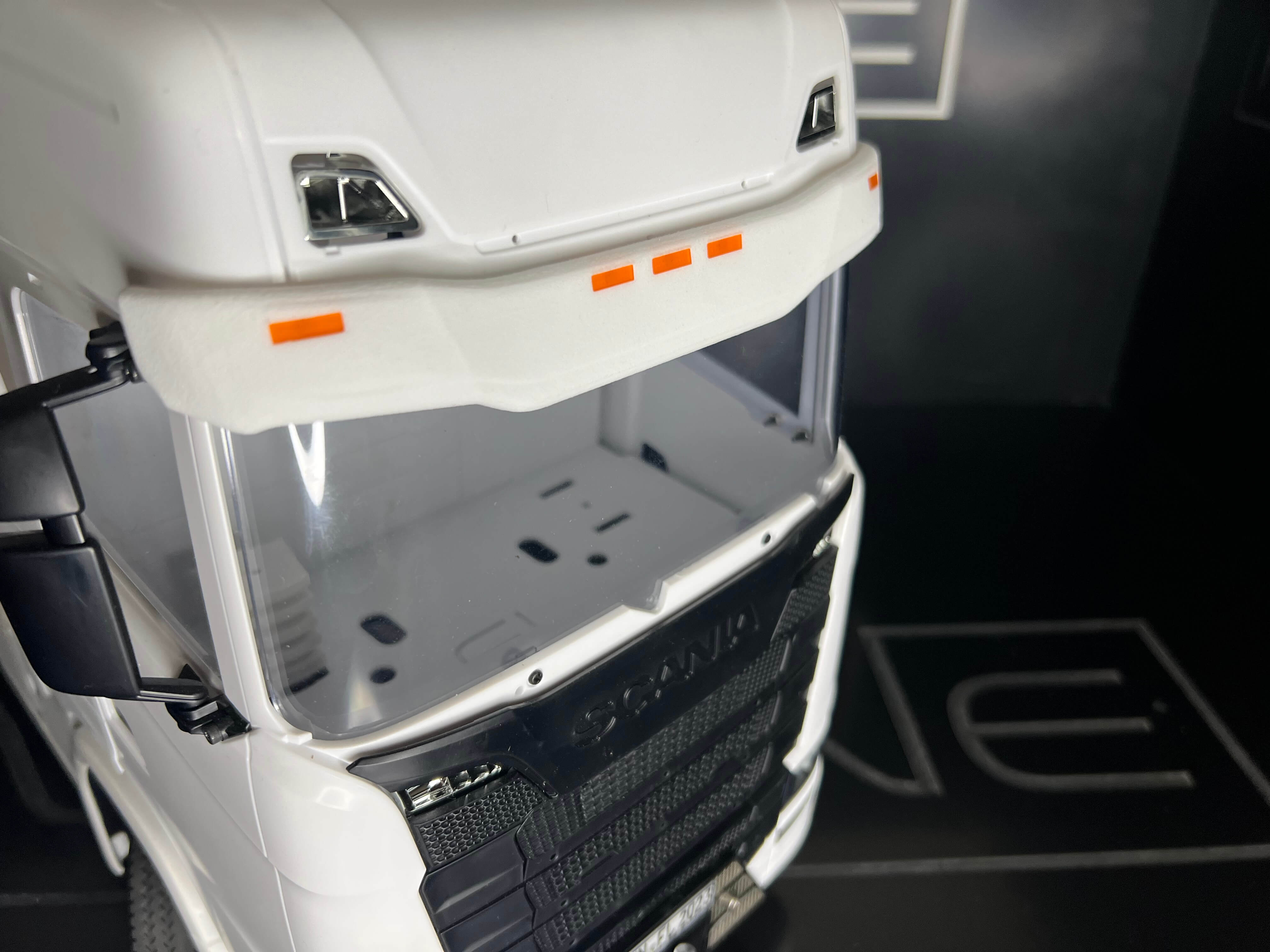 FineLine Sonnenblende für Scania 770 S von Tamiya           