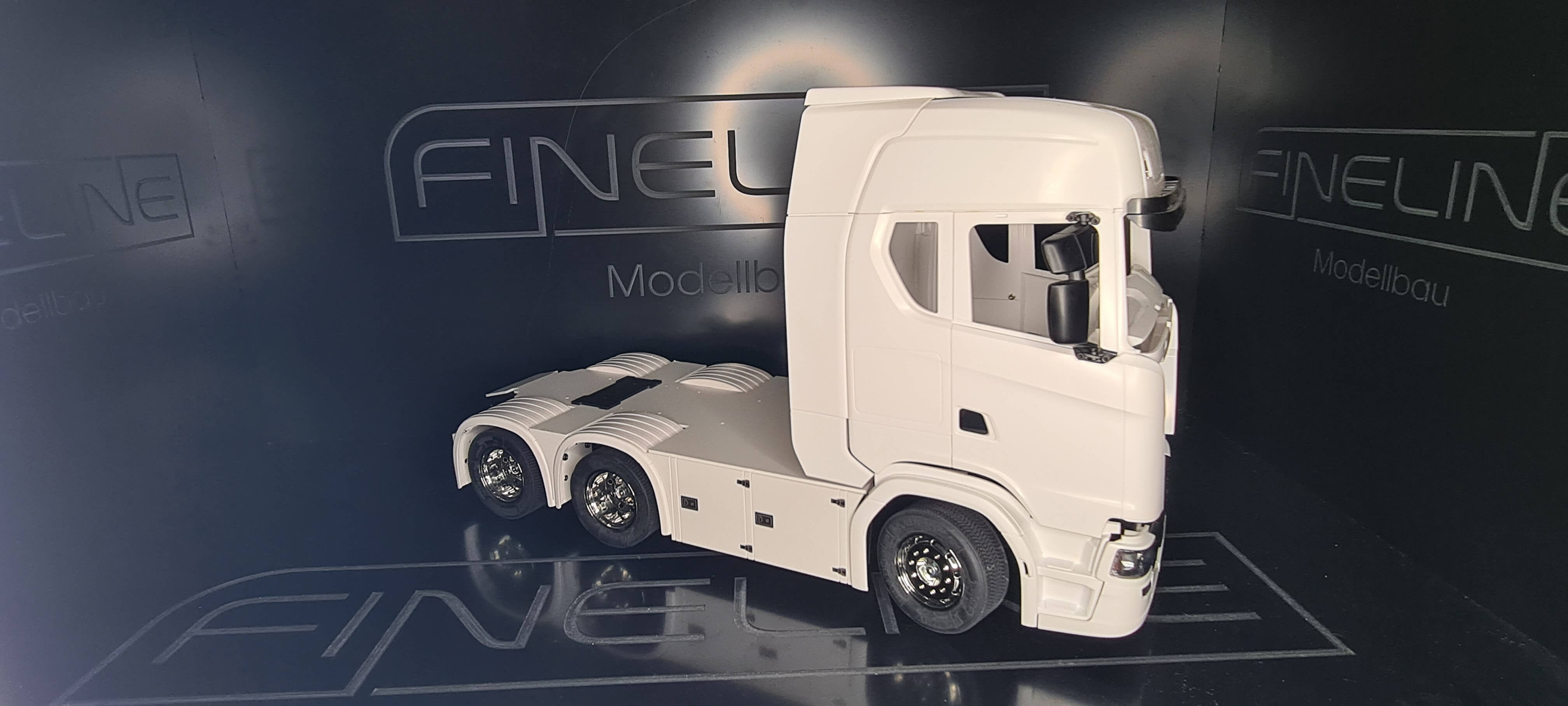 FineLine Rahmenabdeckung für Scania 770 S Tamiya Getriebe