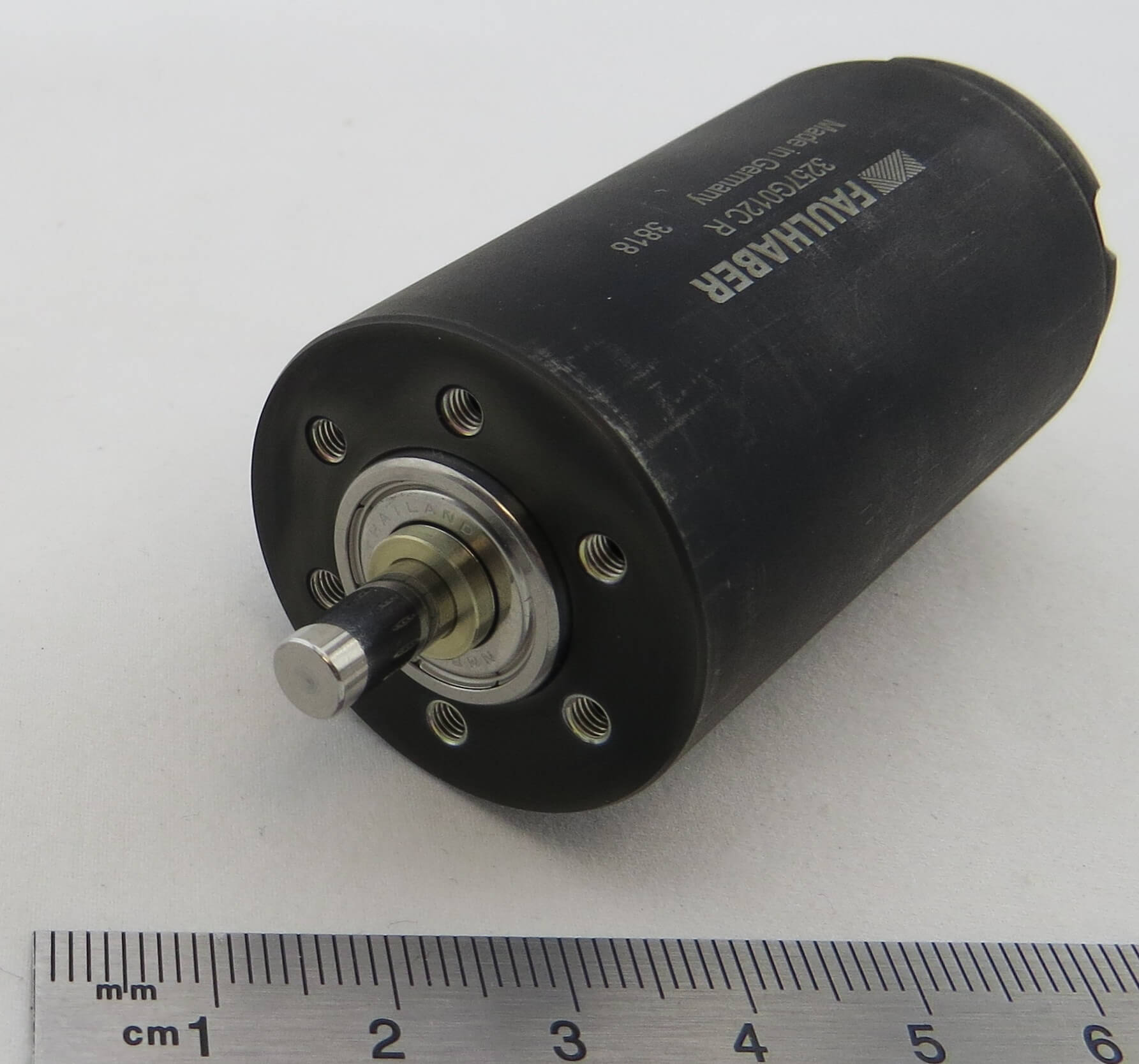 1x DC-Kleinmotor 12V 3257G012CR von Faulhaber. Nennspannun