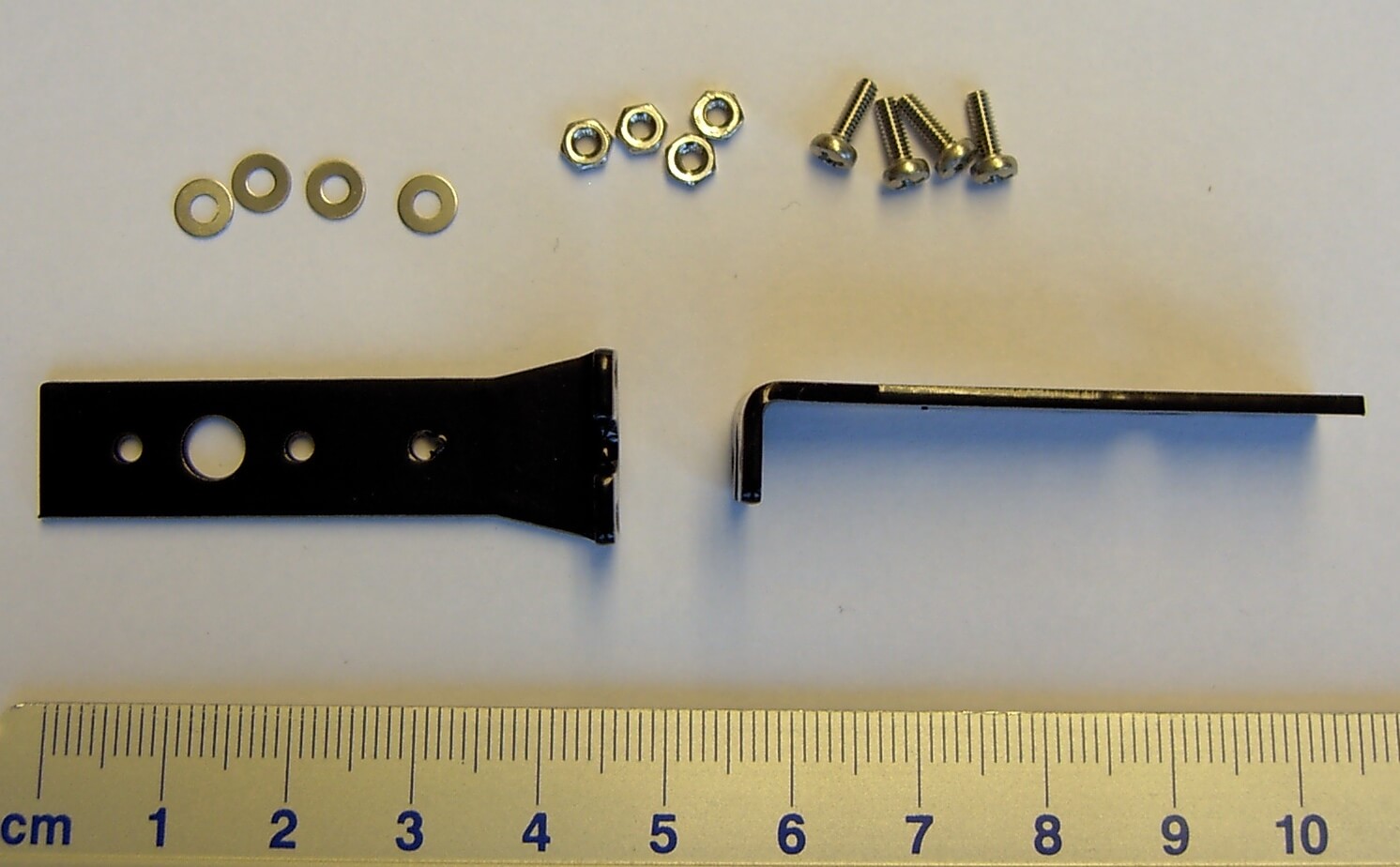 Halter für 6-Kammer-Rückleuchten aus Alu für Zugmaschinen Halter für 6-Kammer-Rückleuchten aus Alu für Zugmaschinen