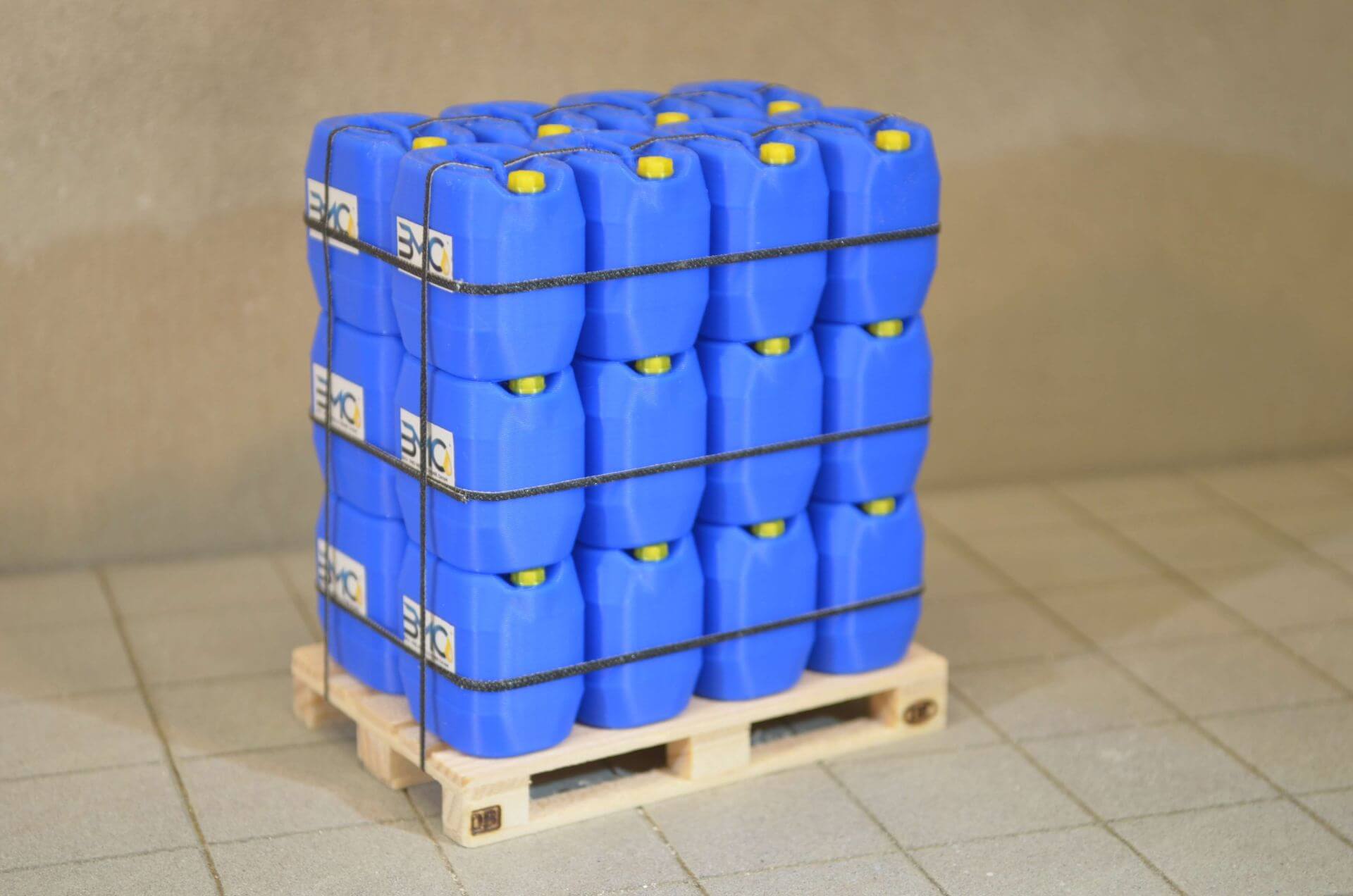 Paleta środków antyadhezyjnych BMC na palecie z prawdziwego drewna. 24x 30l