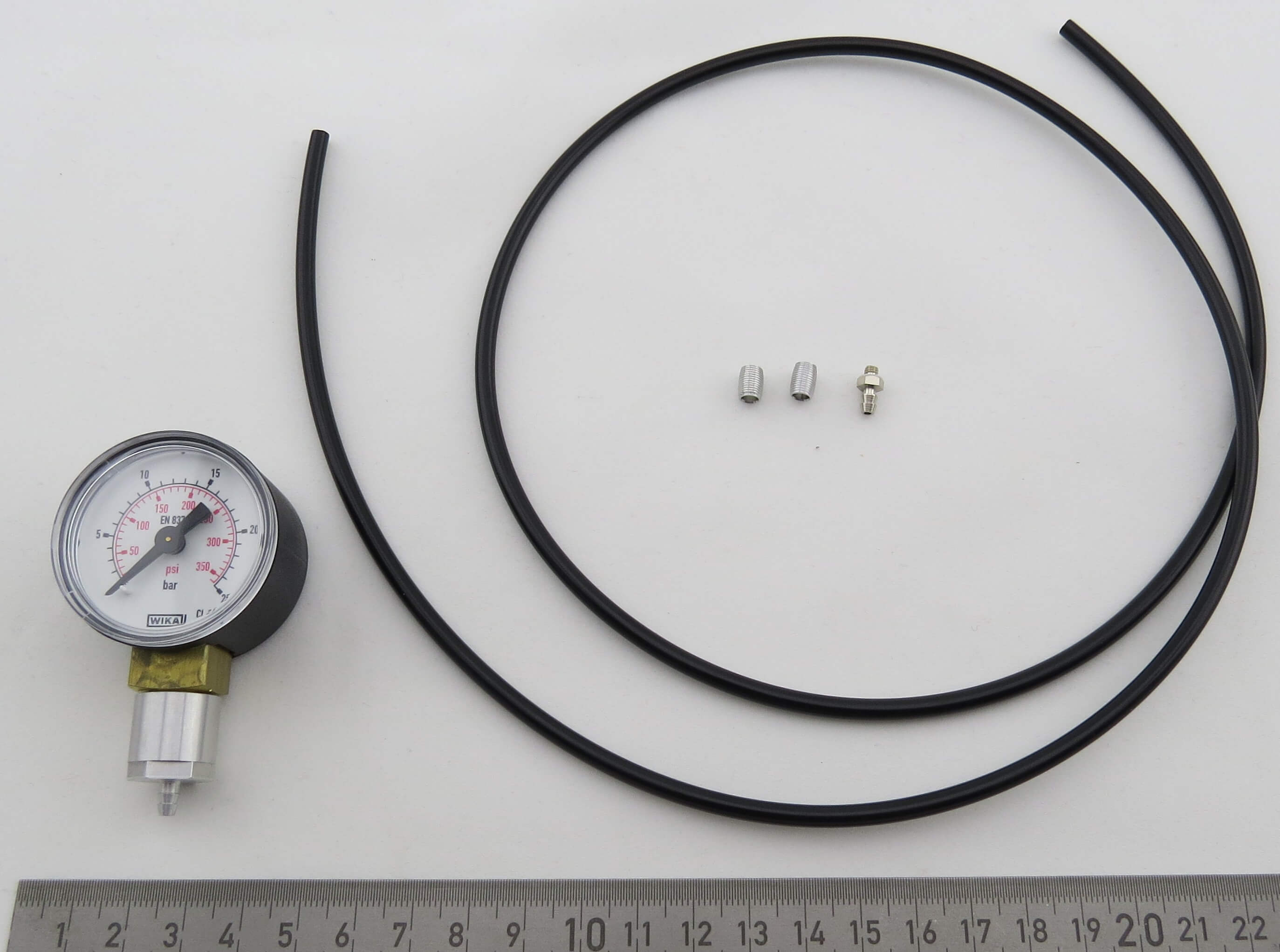 Manometerset 0-25bar. Incl. Schlauch 1x Manometerset 0-25bar. Incl. Schlauch