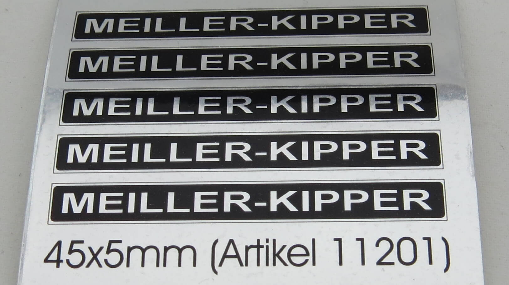 Gedrucktes Foliendecal (Chrom-Folie) Motiv gemäß nachstehend Gedrucktes Foliendecal (Chrom-Folie) Motiv gemäß nachstehend