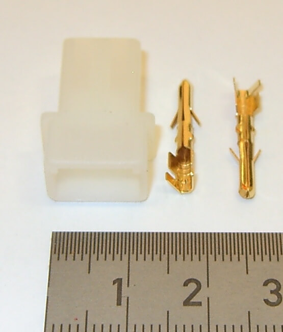 AMP-Stecker vergoldet, weiß, 2-polig. 1 Stück 1x AMP-Stecker vergoldet, weiß, 2-polig. 1 Stück
