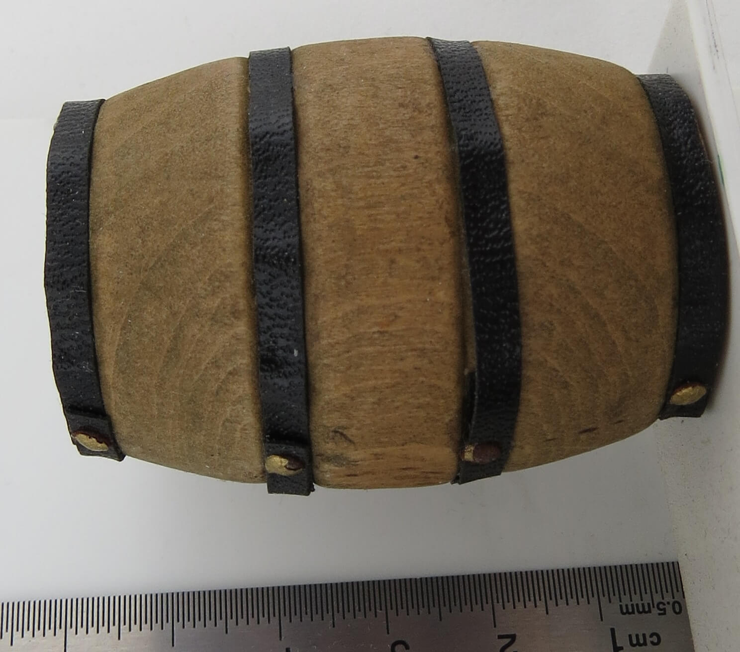 Holz-Fass 5,0cm hoch, braun, m.Metall- Ringen