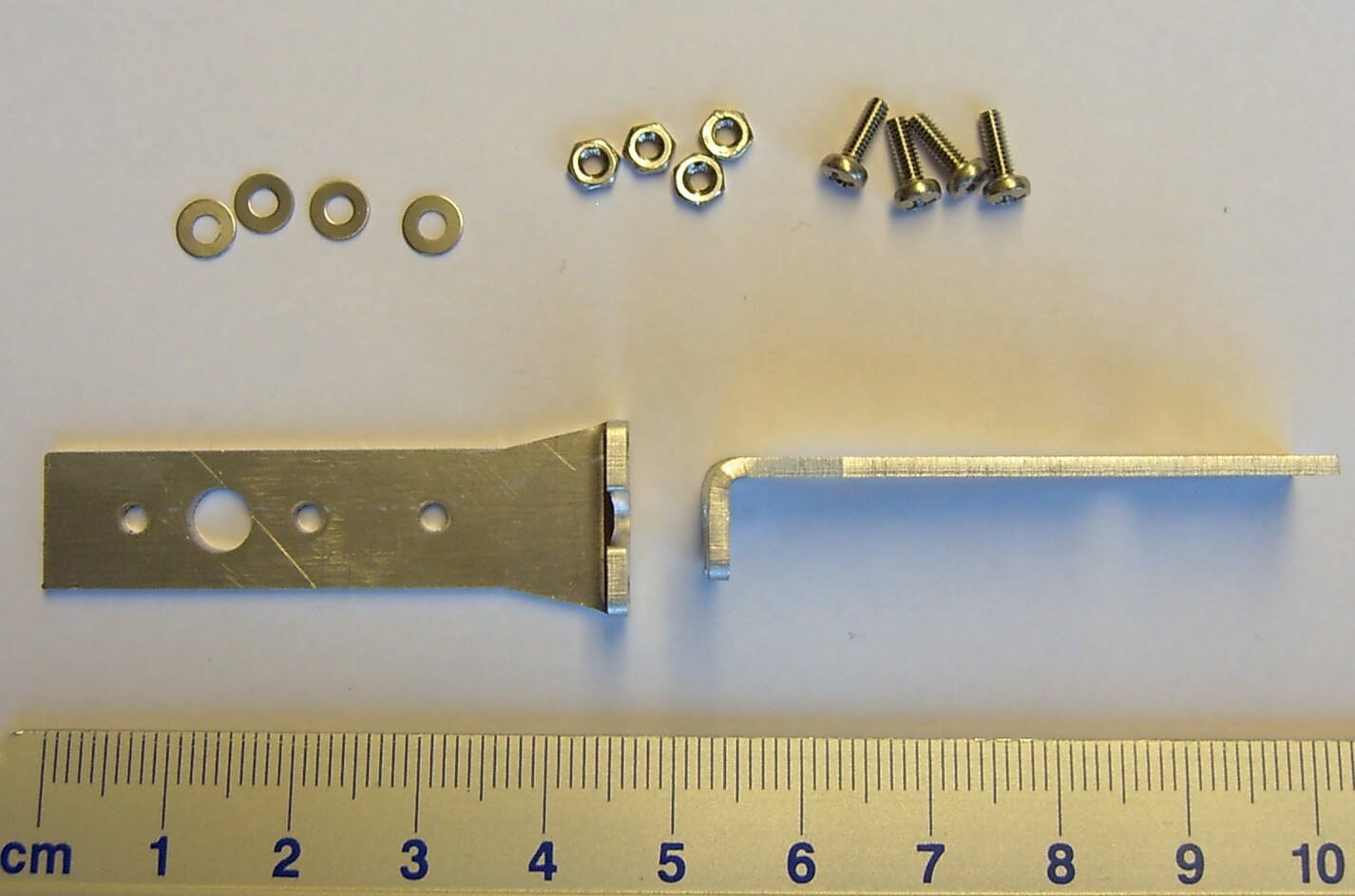 Halter für 6-Kammer-Rückleuchten aus Alu für Zugmaschinen Halter für 6-Kammer-Rückleuchten aus Alu für Zugmaschinen