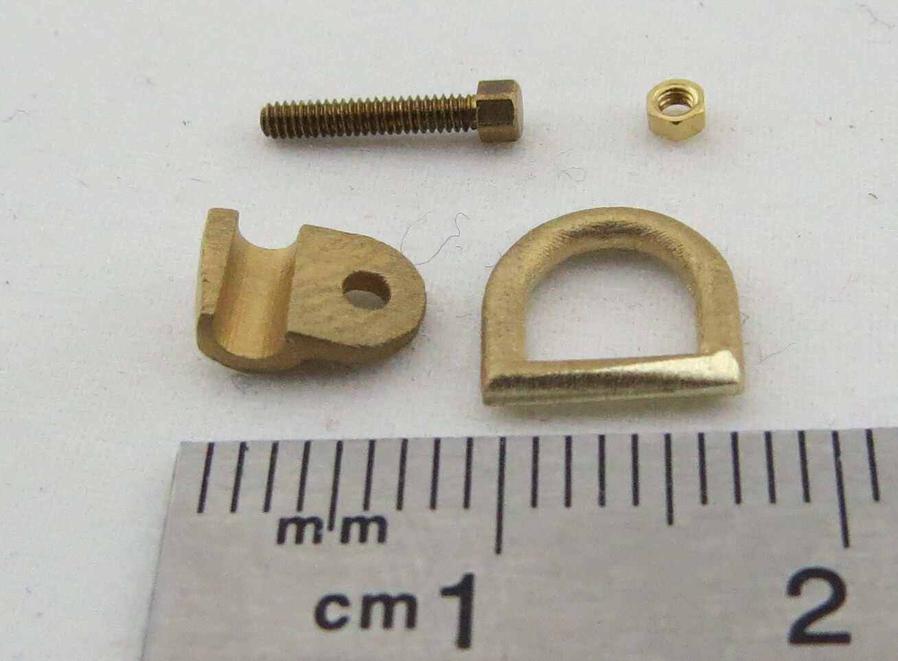 D-Ring mit Befestigungsmaterial, Messing-Feinguss. Fertig   