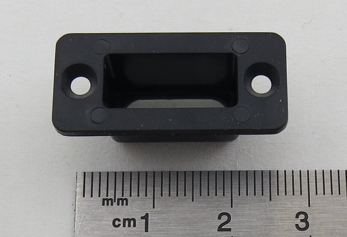 Einbaurahmen für Hochstromstecker oder Hochstrombuchse. K