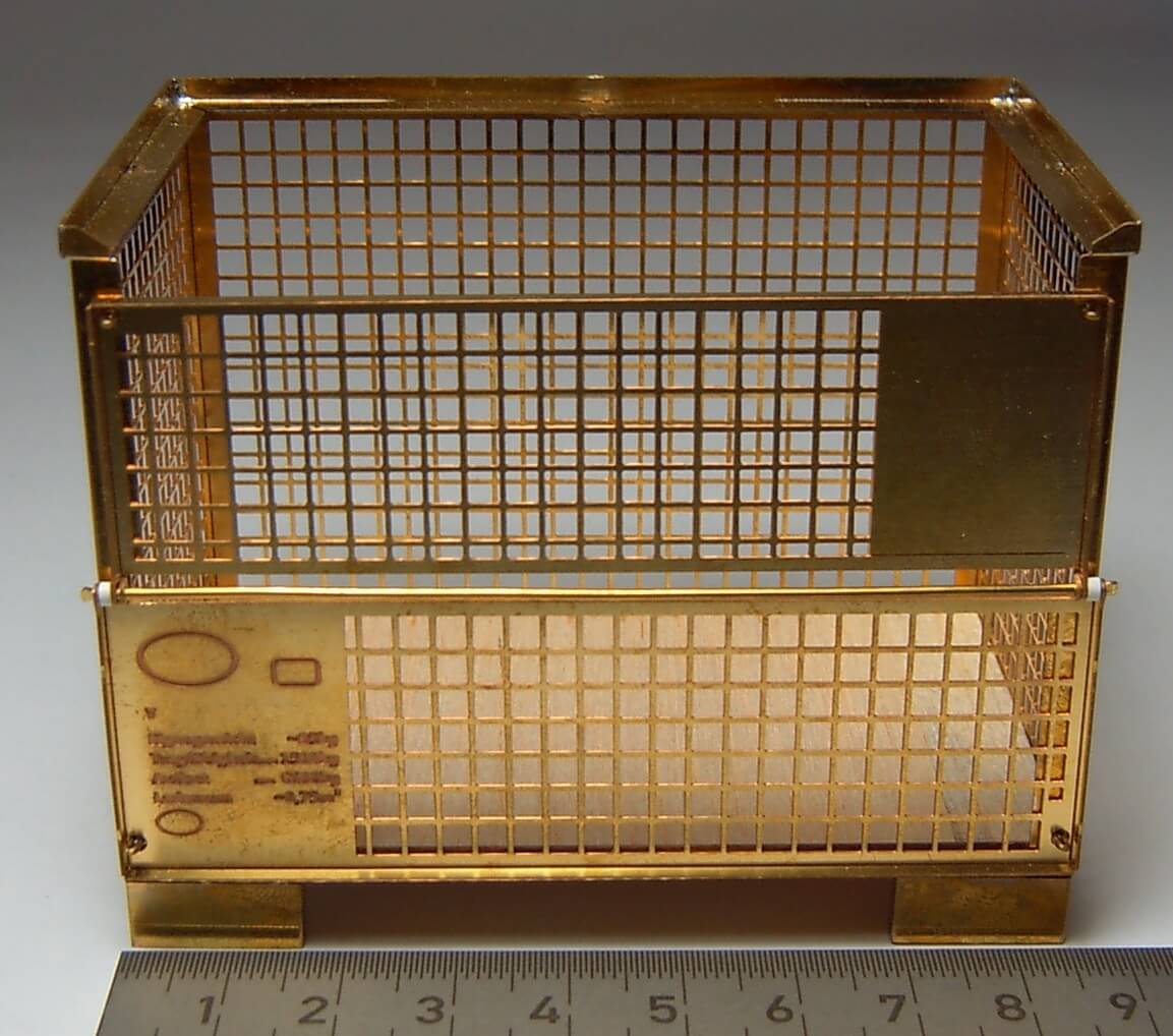 Strattice Mesh Box True-to-life replica of a wire mesh box or wire mesh box set | 7252