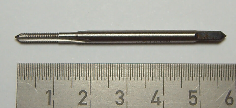 Maschinen-Gewindebohrer HSS M3,0 DIN371, 1 Stück Maschinen-Gewindebohrer HSS M3,0 DIN371, 1 Stück