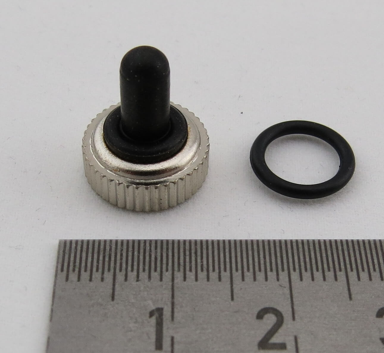 Dichtkappe mit Dichtungsring für Mini-Kippschalter Dichtkappe mit Dichtungsring für Mini-Kippschalter